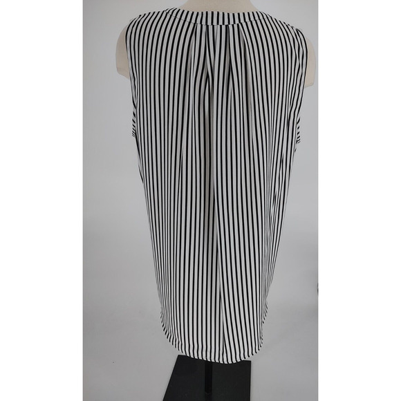 Apt 9 Woman's Black Strip Hidden Button Front Sleeveless Blouse Size XL Pleated - Picture 2 of 7